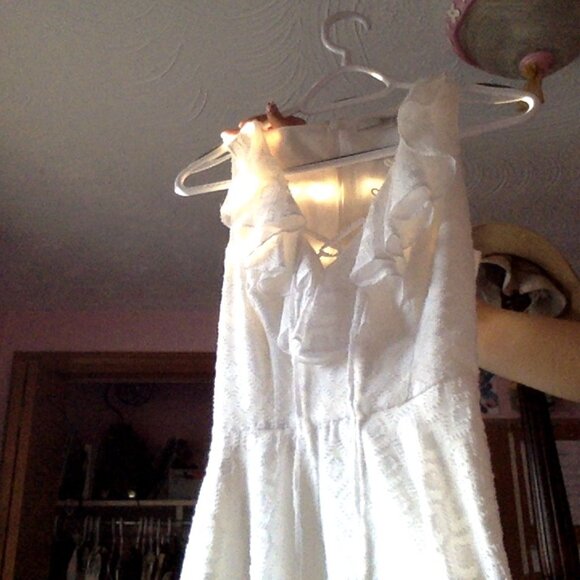 White Guess Dress - Picture 2 of 6